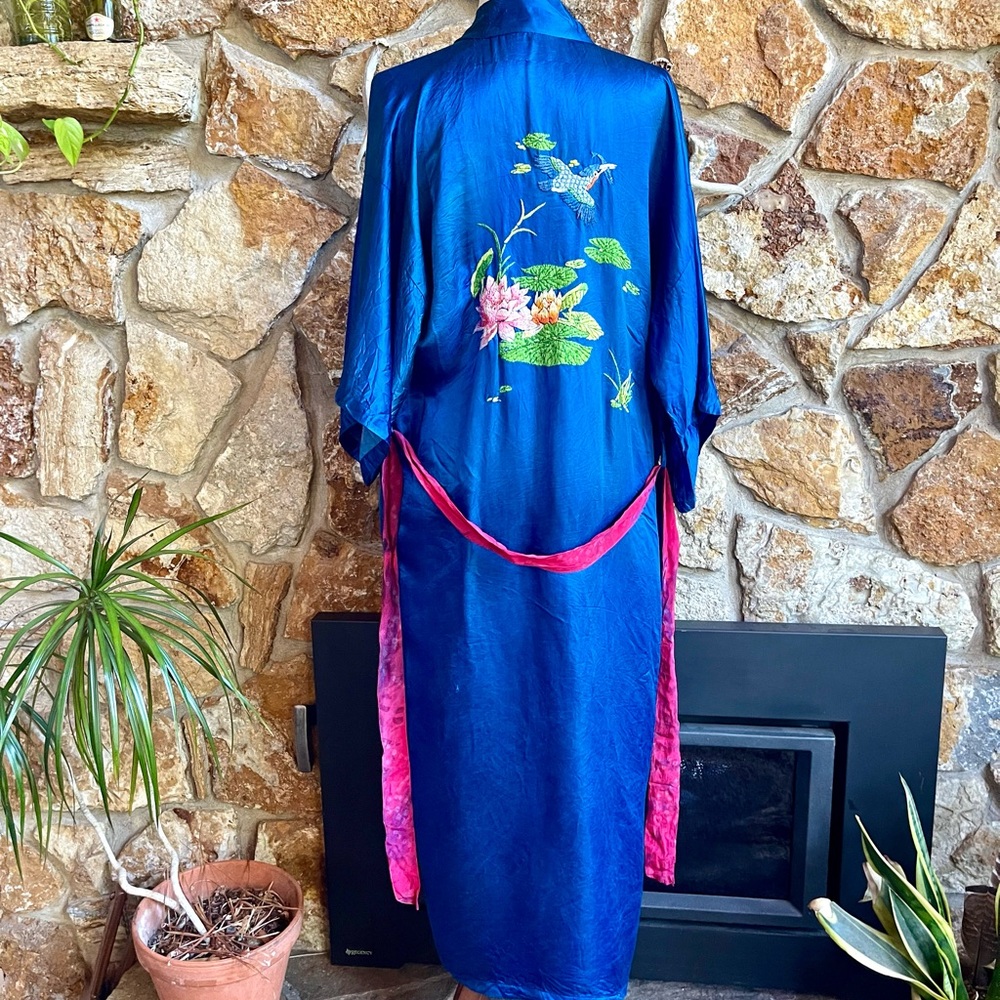 Vintage 80s 90s Blue Silk Kingfisher Lotus Pond Embroidered Chinese Kimono Robe